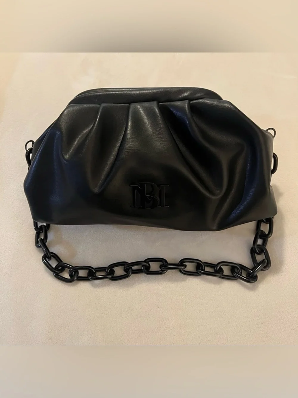 🩷 BADGLEY MISCHKA Black Frame Logo Crossbody Bag $149🩷